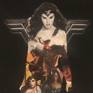 Wonder Woman V Neck graphic T 60% Cotton 40% Poly